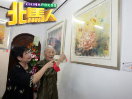 翁丁健个展“花语”展新意 花开蝶来 微妙香洁