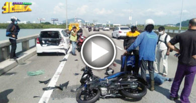 摩哆大桥上撞拋锚车 骑士送医抢救不果 身亡！