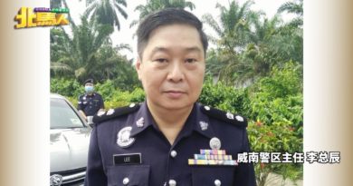 威南警区主任：2年轻警员执勤途中遇车祸  1人当场死亡1受伤