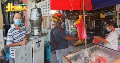 天气炎热 水果、凉茶生意略增