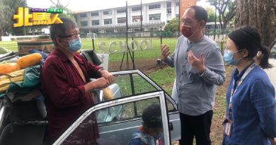 私家车贩卖水果 李俊杰：已安排市议会小贩面试