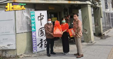 市议员余星华  槟州伊斯兰基金会 访本报送新春祝福