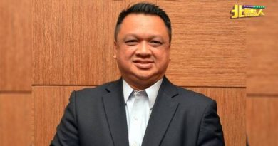 玻王储受委    玻大名誉校长