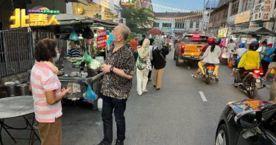 卖菜街临时小贩中心封路   魏家祥100%支持