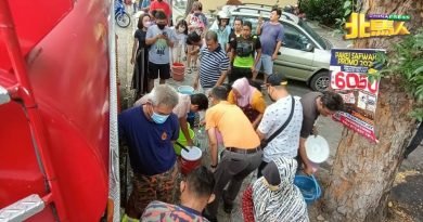 升旗山亚依淡义消队救火也送水 1万4800公升用水   1小时派完