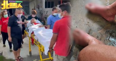 车祸后脚溃烂无法自理 义消送老伯入院治疗 血糖严重超标