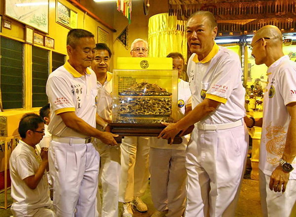 2017年，马兴中带领双溪大年斗母宫理事，完成了掌玺圣宫庆典。 