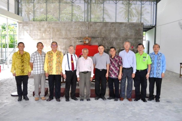 竹城济衍阁奠基仪式在2016年7月29日举行。右4起为洪锡倡和洪泽务。