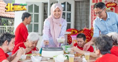 这餐团圆饭有洋葱 努鲁：“孩子们别忘记了父母”