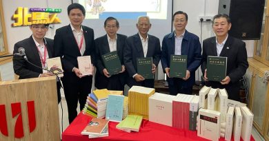 中国驻槟总领事馆拨款6万令吉 让韩大中国研究中心添购藏书