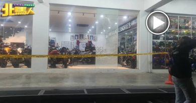疑泼漆狂徒勒索再升级 距离警局400公尺 狂徒向摩哆店开枪警告