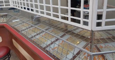 要买金饰给妈妈  男子抢走金店2手链  5小时后被捕