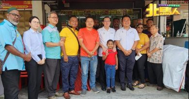 刘华才形容慕尤丁为屈原 林冠英：太过分！侮辱伟人