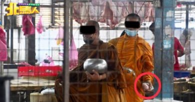 假和尚被发现  托钵后买猪肉