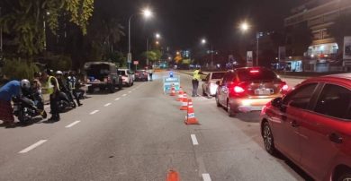 警周末取缔公路流氓 充公2摩哆 开22张罚单