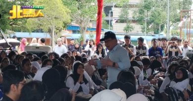 学生忧合约医生前路 安华：政府会解决