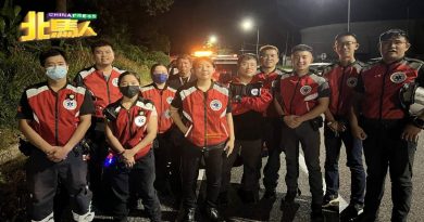◤客货车翻落山坡◢ “您们的付出 挽救数个家庭” 紧急救护队主席向队员致敬