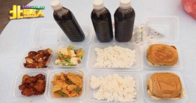 九皇爷诞光顾素食摊 3粒素汉堡 4罐罗汉果汁 2盒白饭 4样菜 RM81 引起男子不满