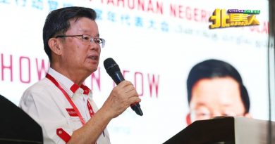 槟反对党占11席  曹观友：不容小觑