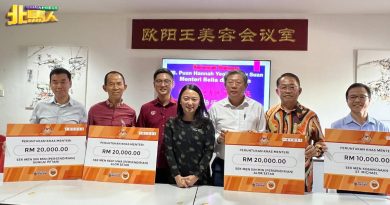 青年及体育部长特别拨款7万 吉3独中  1国中受惠