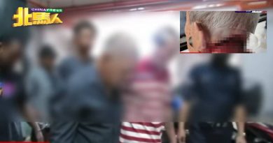 被控抢钱砍伤宿舍管理员  3男被控  1认罪 2不认罪
