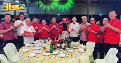 峨仑联邦乡委会办新春聚会  为华裔姐弟孤儿筹逾5000