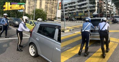 女司机轿车突抛锚  交警助推车获赞扬