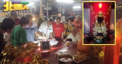 火烧西岭财神爷庙 新财神爷金身安座了