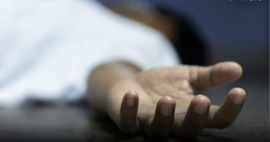 搬运货物时失衡 驾驶员遭叉车压死