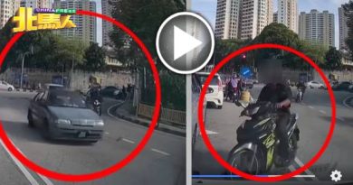为了“抄近路” 1分钟28秒内 7摩哆骑士 违规危险驾驶