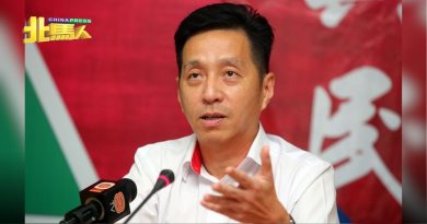胡栋强挑战曹观友领导治水 证明自己非”跛脚鸭首长”