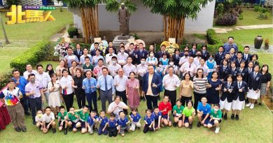 缅怀余廉神父安息20周年 恆毅师生齐献花
