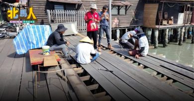 大风浪影响 导致桥板翘起 姓周桥展开桥板修复工程