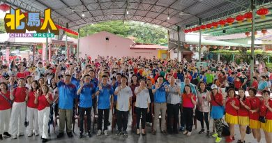 槟中元联合会庆50周年 捐赠500学生物资红包