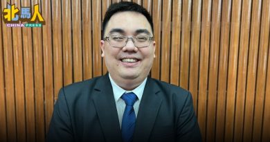 邓智伟：智能泊车系统多次故障 不排除发警告信给承包商