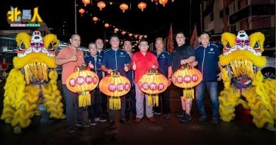 日落洞街场巴刹 高挂138大红灯笼