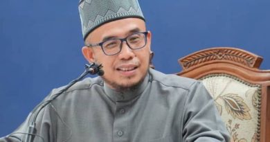 穆斯林不可参与其他宗教仪式  阿斯里：若服务人民 不算宗教仪式