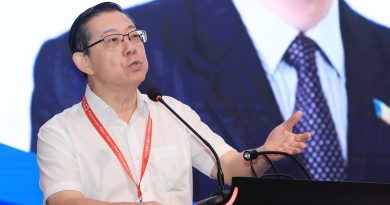 行动党元老俱乐部大会｜林冠英致敬党元老付出 提醒党员要饮水思源