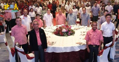 行动党元老俱乐部团结宴  现场一团和气