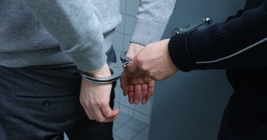 涉嫌勒索外籍商人 市议员被扣查