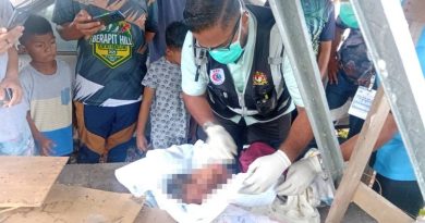 新生女婴全身赤裸  装背包 弃在住宅区