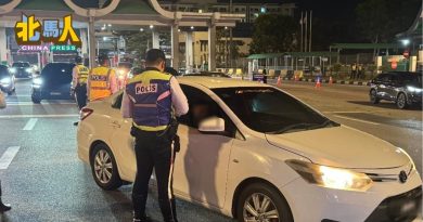 槟JPJ柔府大道查违规 揪2毒司机 扣1外劳休旅车