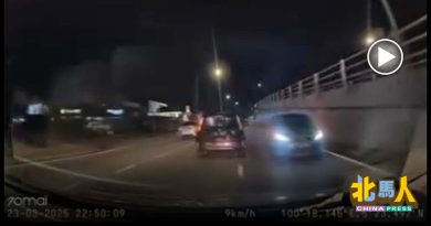 惊险瞬间！车辆紧急煞车变道 原来遇上逆行车辆
