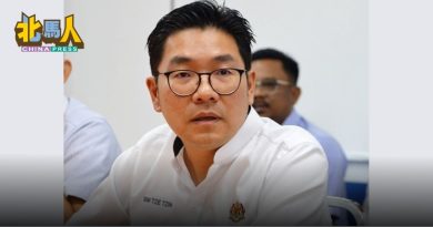 政府被指改革缓慢 沈志勤列举改革记录反驳