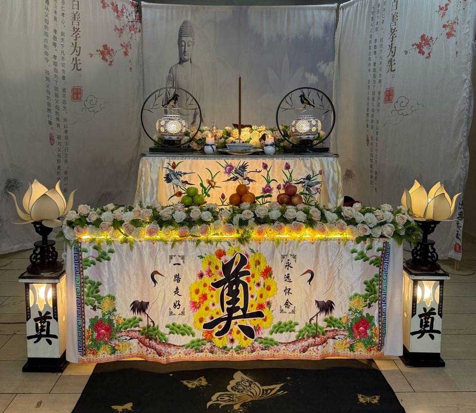 韩静婷遗灵停柩在双溪大年卫生所，并于周三（30日）举行出殡仪式。
