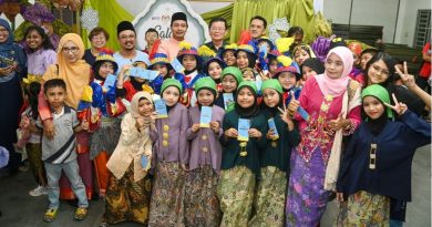 建议将门户开放申遗 曹观友：具团结象征