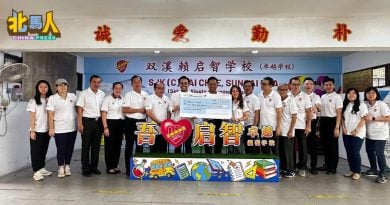 沈志强拨启智华小5万 添置铜乐队新乐器