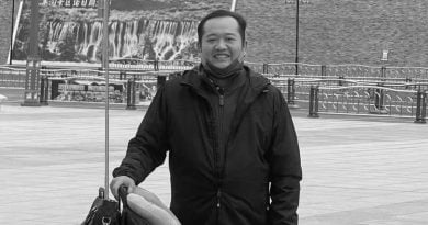 带团出发前往机场 知名导游猝逝巴士｜附音频