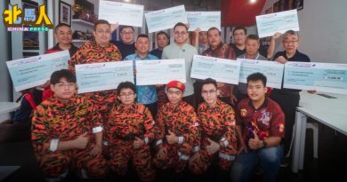 沈志强拨10万资助活动经费 10支自消队各获1万