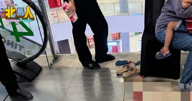 两岁童脚卡手扶梯受伤　 目击者吁父母慎防胶鞋危险